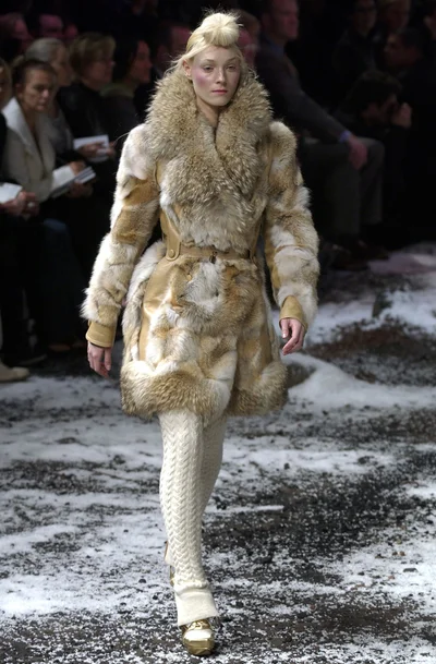 Look 16